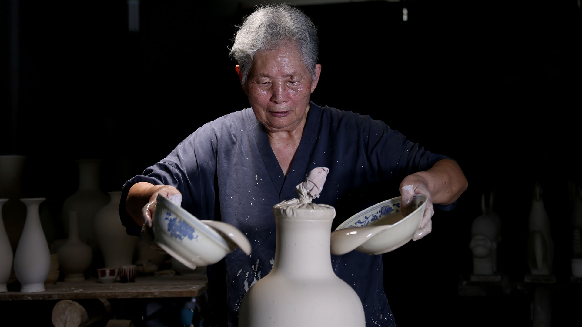 景德鎮手工制瓷技藝(顏色釉燒制)非遺傳承人 鄧希平 – 大雅堂非遺茶